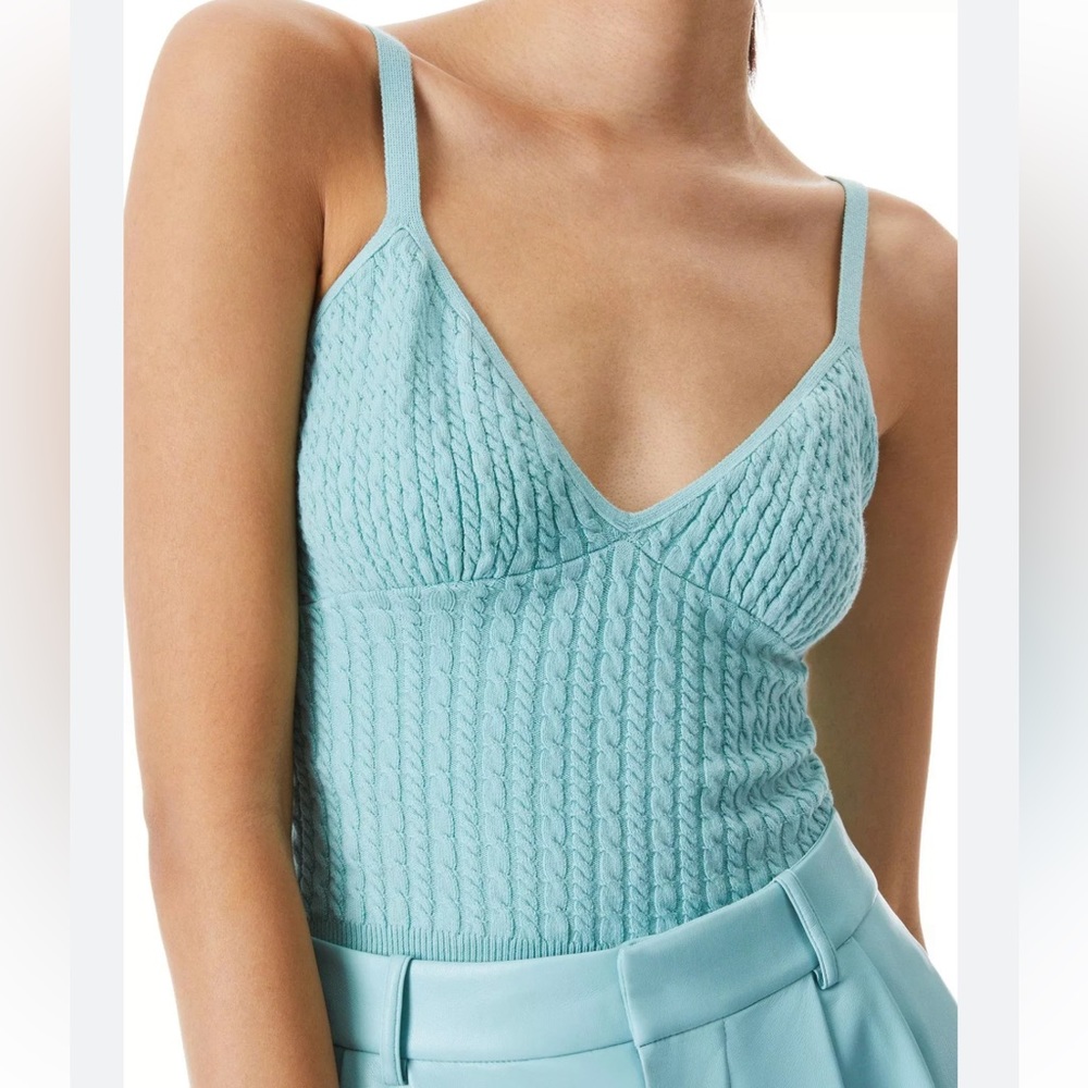Alice & Olivia ‼️SALE ‼️ Kenna Canle Knot Cropped Tank in Breeze color—NWT